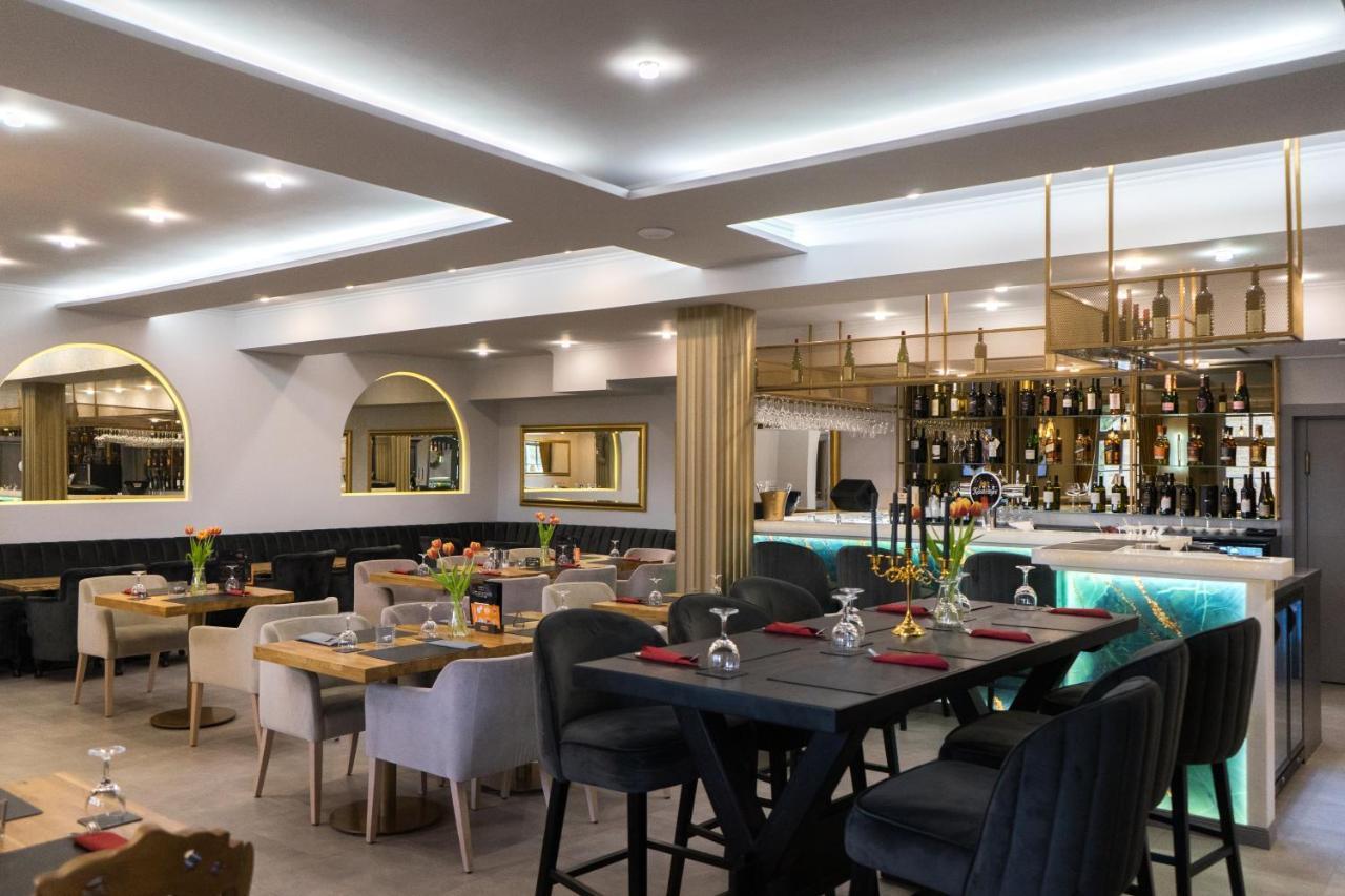 Hotel Zur Kaiserpfalz Wohlmirstedt エクステリア 写真