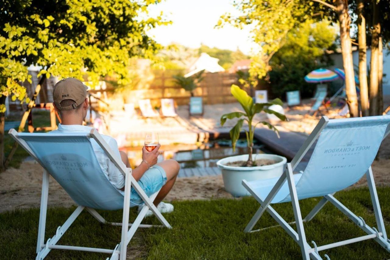 Hotel Zur Kaiserpfalz Wohlmirstedt エクステリア 写真
